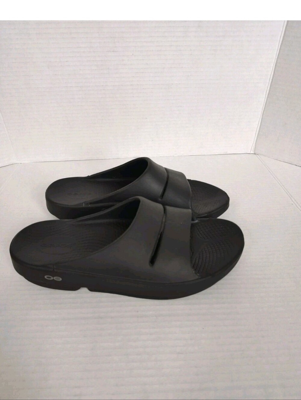 Oofos Ooahh Black Recovery Slide Sandals Women size 9